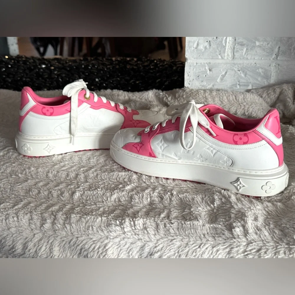 Louis Vuitton Leather Time Out Sneakers